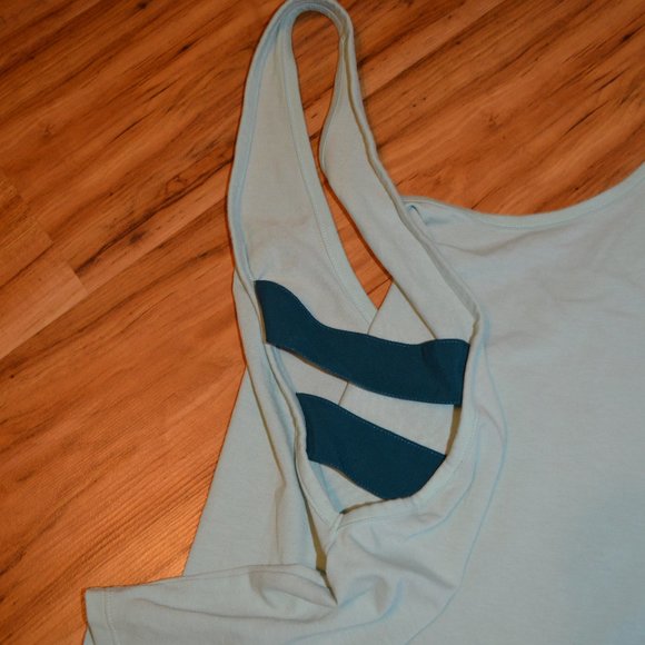 Under Armour Large Loose HeatGear Tank Top EUC Mint Green Teal Side Bands - Picture 4 of 6